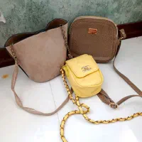 تعدادی کیف و کوله پشتی و کیف پول و کمربند نو