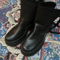کفش چکمه خوشتیپ تازه گرفتم اندازم نیست