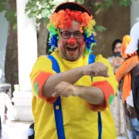 فستیوال آب و کف و رنگ پاشی هندی