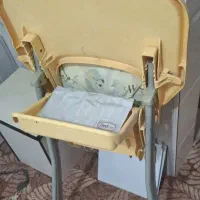 صندلی غذا خوری نوزاد