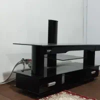 میز تلویزیون شیشه ای