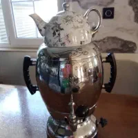 سماور گازی به همراه قوری