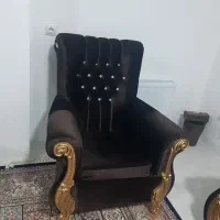 یک دست مبل در حد نو|مبلمان خانگی و میز عسلی|بروجن, |دیوار