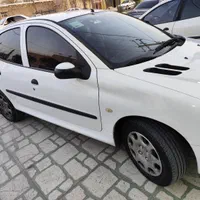 پژو 206v8sd