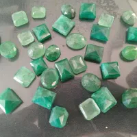 تعدادی زمرد کلمبیا زامبیا و پنجشیژ