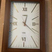 خانه و آشپز خانه و ساعت دیواری