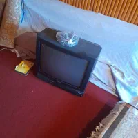 تلویزیون رنگی ۲۴ اینچ سامسونگ و صنام کاملا سالم