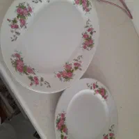 ظروف چینی گل قرمز قدیمی