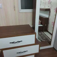 تخت و دراور با آینه تشک