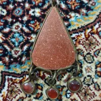 یه عدد گردنبده قدیم ازمادر.مادر.مادرمادرم به دادن