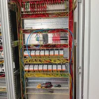 نیازمند کاراموز برق