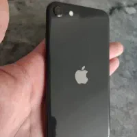 اپل se2020 تمیز / ۱۲۸ گیگ