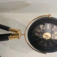 ساعت ایستاده‌ سه پایه