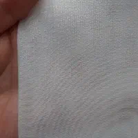 پرده‌ حریر شاین شیری‌ رنگ مینیمال و پلیسه در حد نو