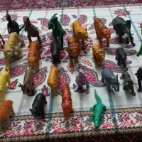 تعدادی اسباب بازی کودک