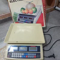 یک عدد ترازو دیجیتال ۴۰کیلویی