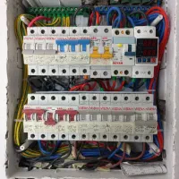 برقکار ساختمان انزلی