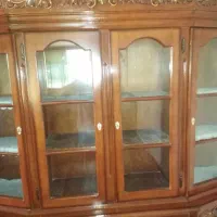 ویترین چوبی بزرگ وتمیز|بوفه، ویترین، کنسول|شهرکرد, |دیوار