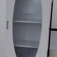 ویترین و کتابخانه