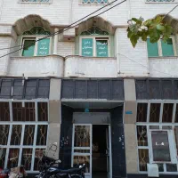 مغازه 280 متری، مشیریه بر میدان آقانور