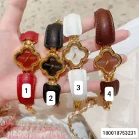 ساعت زنانه ونکلیف بند چرمی cacaxi 180018753231