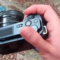 دوربین sony zve10 با لنز 50-16