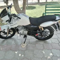 آپاچی 180