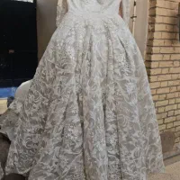 لباس عروس دونه 350تومن فقط میخوام کمکی باش براتون