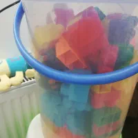 خونه سازی بزرگ سطلی ودو عدد ماشین بزرگ