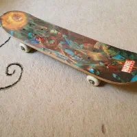 اسکیت برد در حد آکبند سالم و تمیز