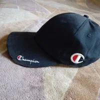 کلاه لبه دار در حد نو