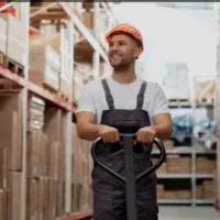 استخدام انباردار آقا