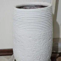 گلدان سفالی با زیر گلدان