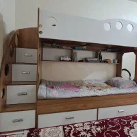 تخت دو طبقه سفید و گردویی ماکان چوب کم‌کارکرد