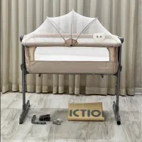 تخت کنار مادر