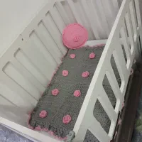 تخت کودک کنار مادر