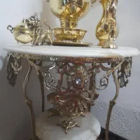 میز برنز و قندان