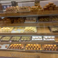 فروشنده خانم