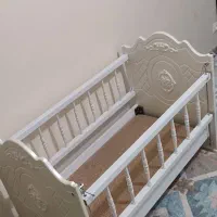 تخت نوزادکنارتخت مادرحالت گهواره وثابت