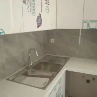 نصب کاشی بین کابینتی