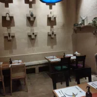 ویتر خانم یا اقا تمام وقت|استخدام خدمات فروشگاه و رستوران|تهران, امانیه|دیوار