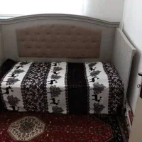 تخت نوزاد نوجوان