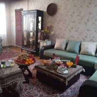 مبل راحتی همراه میز جلو مبلی و بوفه|مبلمان خانگی و میز عسلی|بیجار, |دیوار