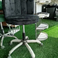 صندلی انگشتی در تجهیزات آرایشگاهی زرکالا