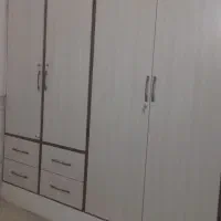 کمد دیواری و درب چوبی