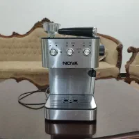 قهوه ساز و آینه کنسول