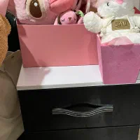 تخت دو نفره به همراه پاتختی و میز ارایش|تخت و سرویس خواب|رشت, جهاد|دیوار