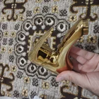 شیر طلایی روشیویی