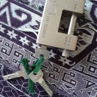 قفل کتابی نو با سه عدد کلید