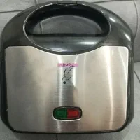 ساندویچ ساز فلورا